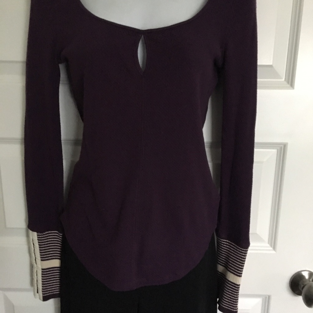 UNIQUE KEYHOLE FRONT TOP